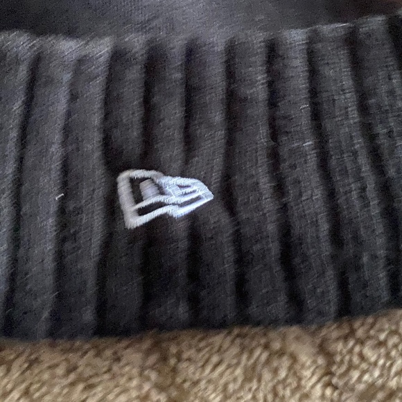New Era 49ers Toque with PomPom, Black and Grey - Picture 4 of 6